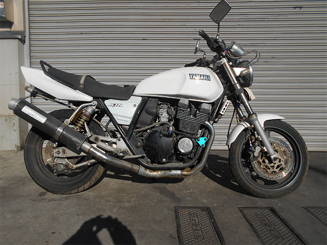 ヤマハ XJR400 大阪府 寝屋川市より